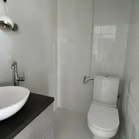 Precioso Moderno En Primera Linea Del Mar Av-11