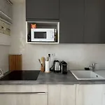 Precioso Moderno En Primera Linea Del Mar Av-11 * Roses