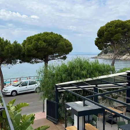 Apartment Precioso Moderno En Primera Linea Del Mar Roses